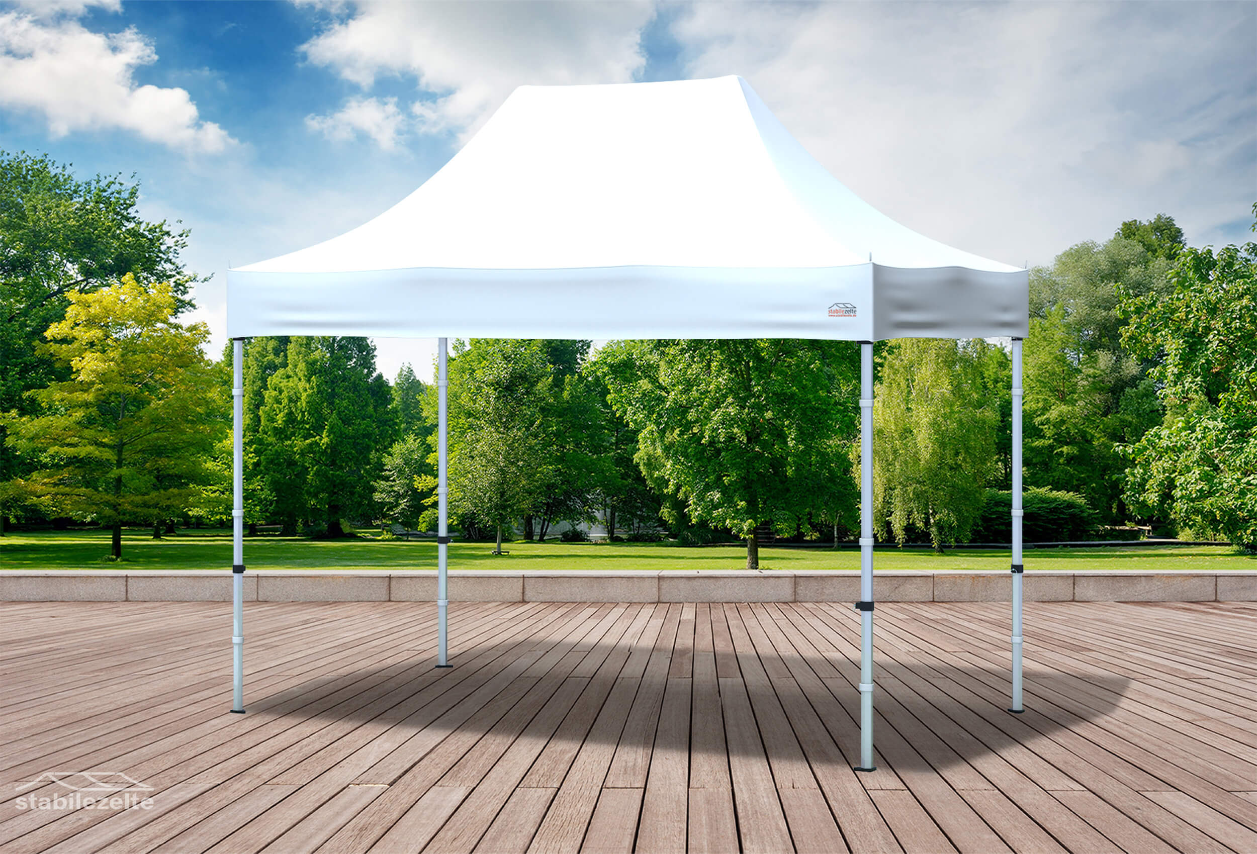 Weißer Faltpavillon ohne Seitenteile 3 x 2m in einem Park