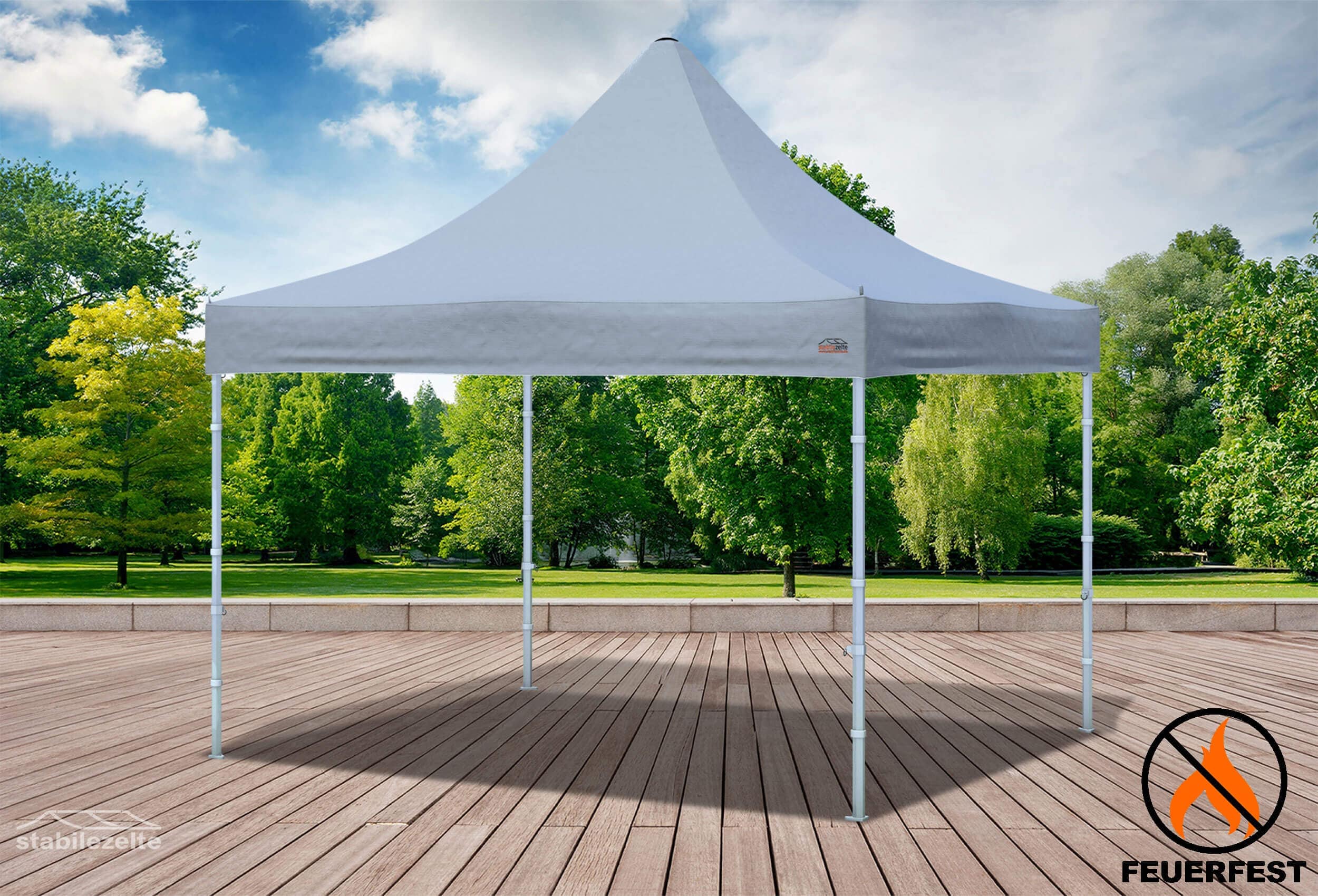 Grauer Faltpavillon ohne Seitenteile 3 x 3m in einem Park