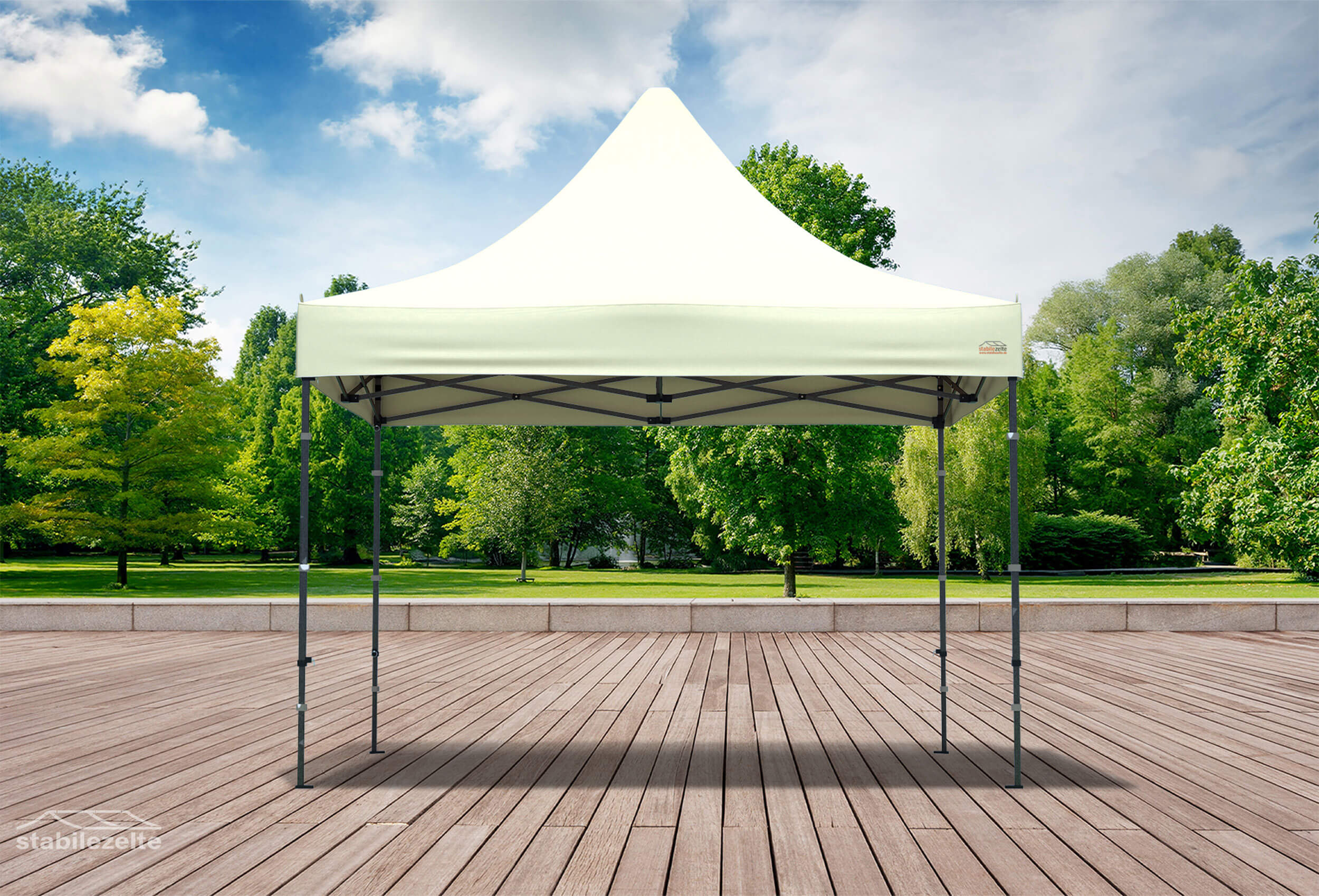 Beiger Faltpavillon ohne Seitenteile 3 x 3m in einem Park