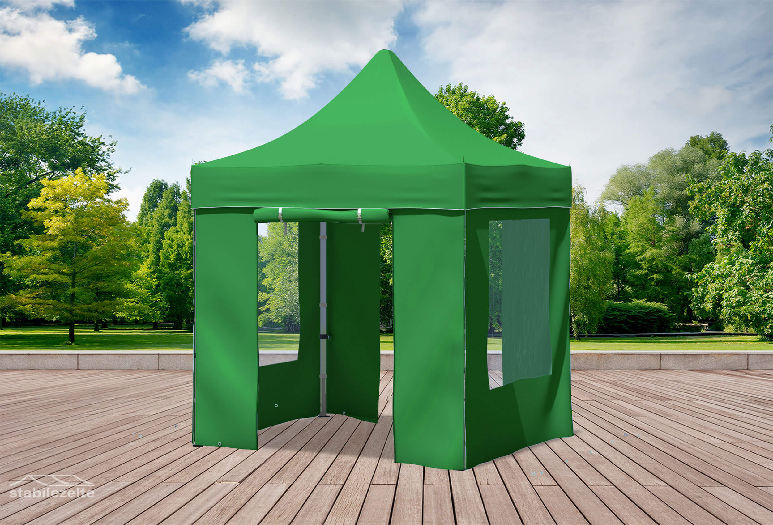 Grüner Faltpavillon mit Fenstern und Türen 2 x 2m in einem Park