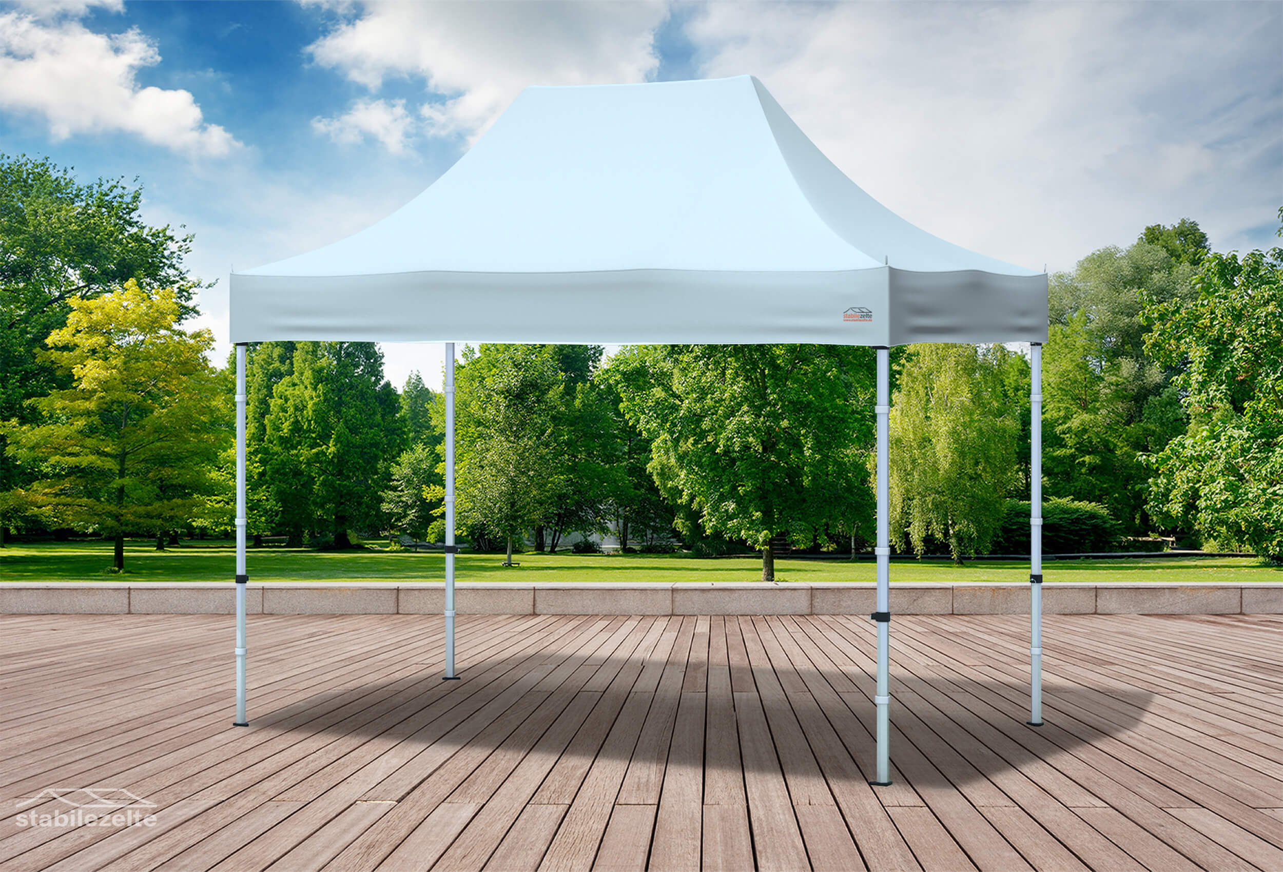 Grauer Faltpavillon ohne Seitenteile 3 x 2m in einem Park