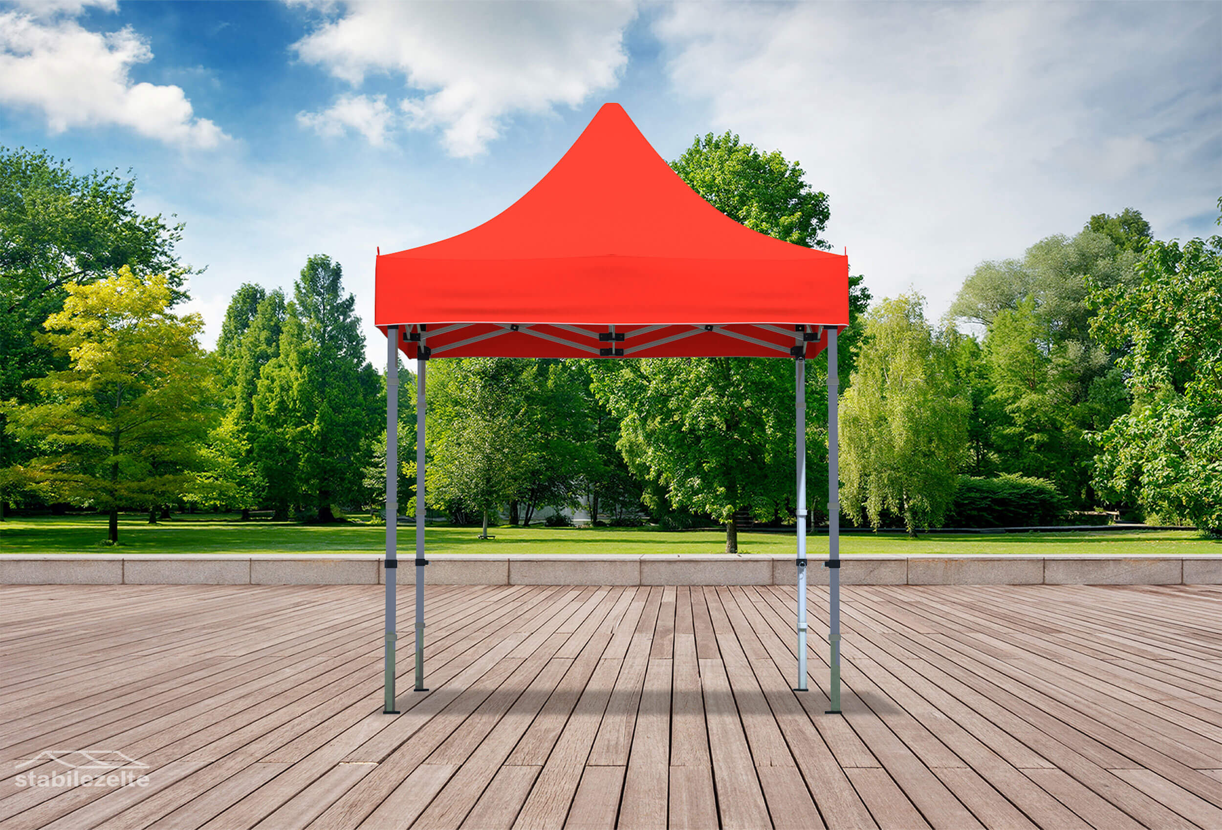 Roter Faltpavillon ohne Seitenteile 2 x 2m in einem Park