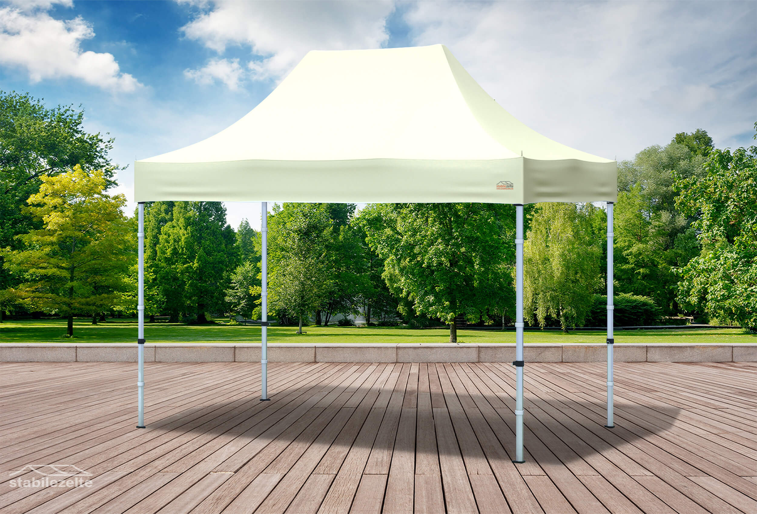 Beiger Faltpavillon ohne Seitenteile 3 x 2m in einem Park